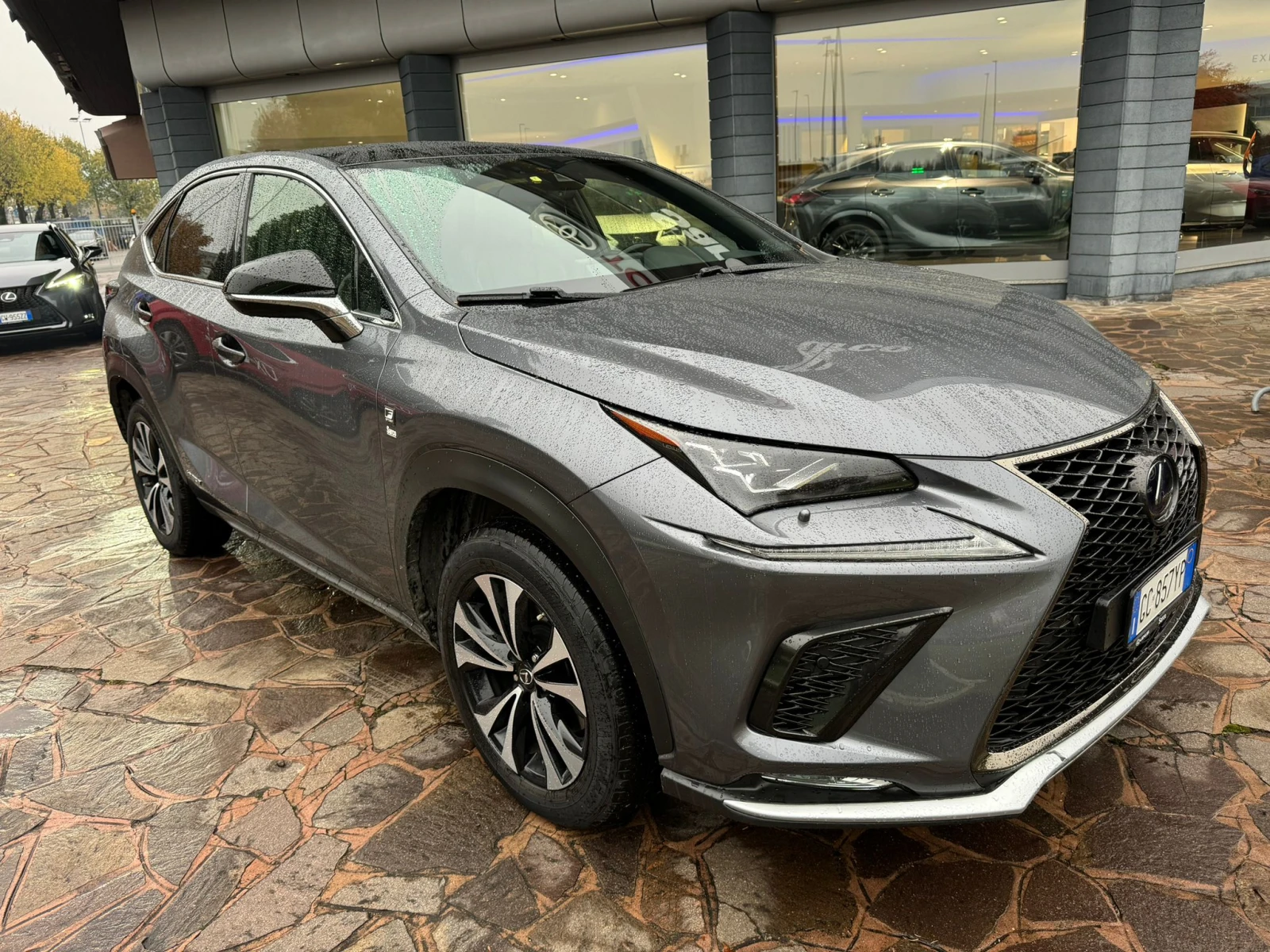 Lexus NX 300h 2.5i HYBRID/F-SPORT-FACELIFT* TRI BEAM* ГАРАНЦИОНЕ - изображение 4