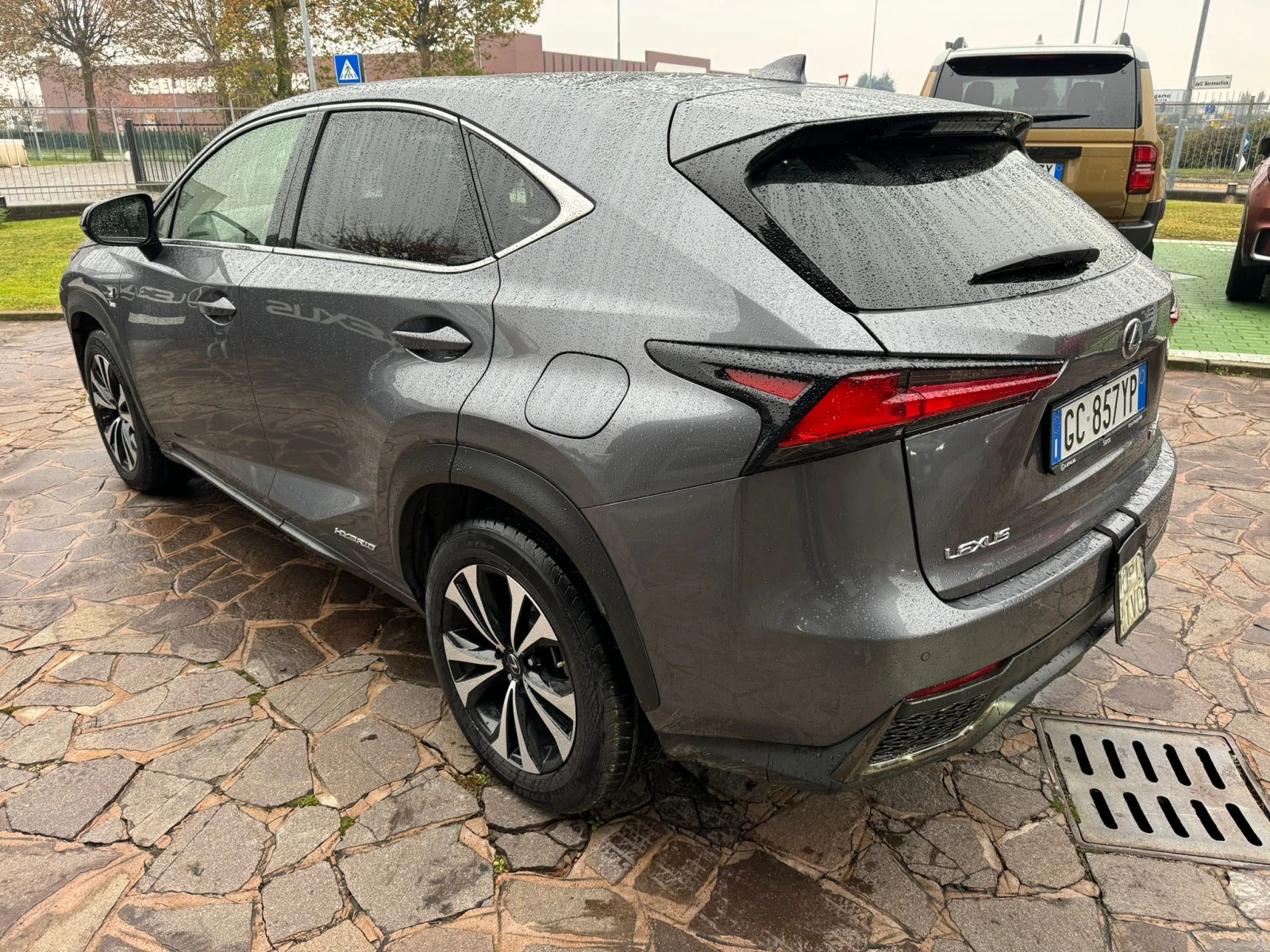 Lexus NX 300h 2.5i HYBRID/F-SPORT-FACELIFT* TRI BEAM* ГАРАНЦИОНЕ - изображение 2