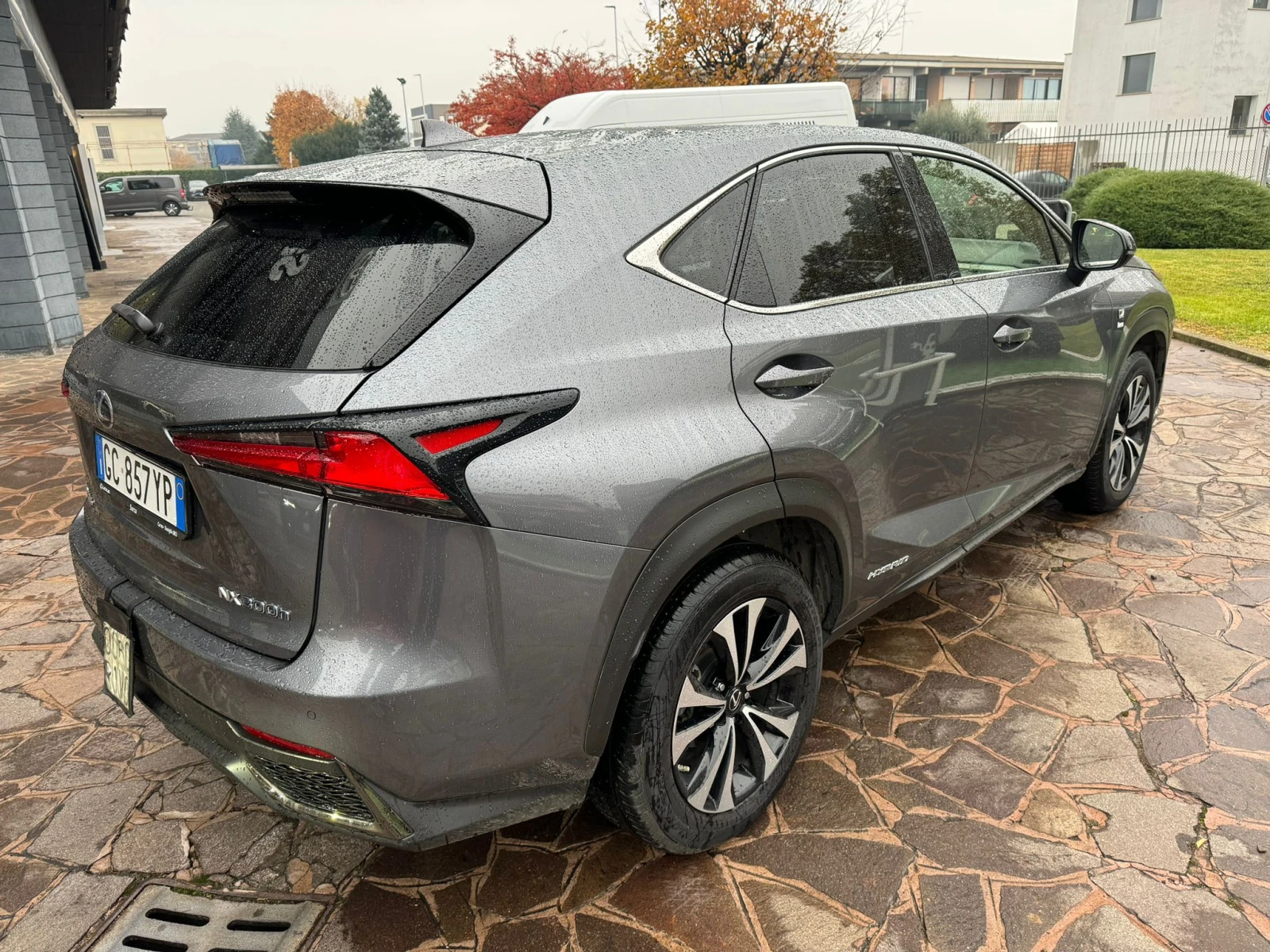 Lexus NX 300h 2.5i HYBRID/F-SPORT-FACELIFT* TRI BEAM* ГАРАНЦИОНЕ - изображение 3