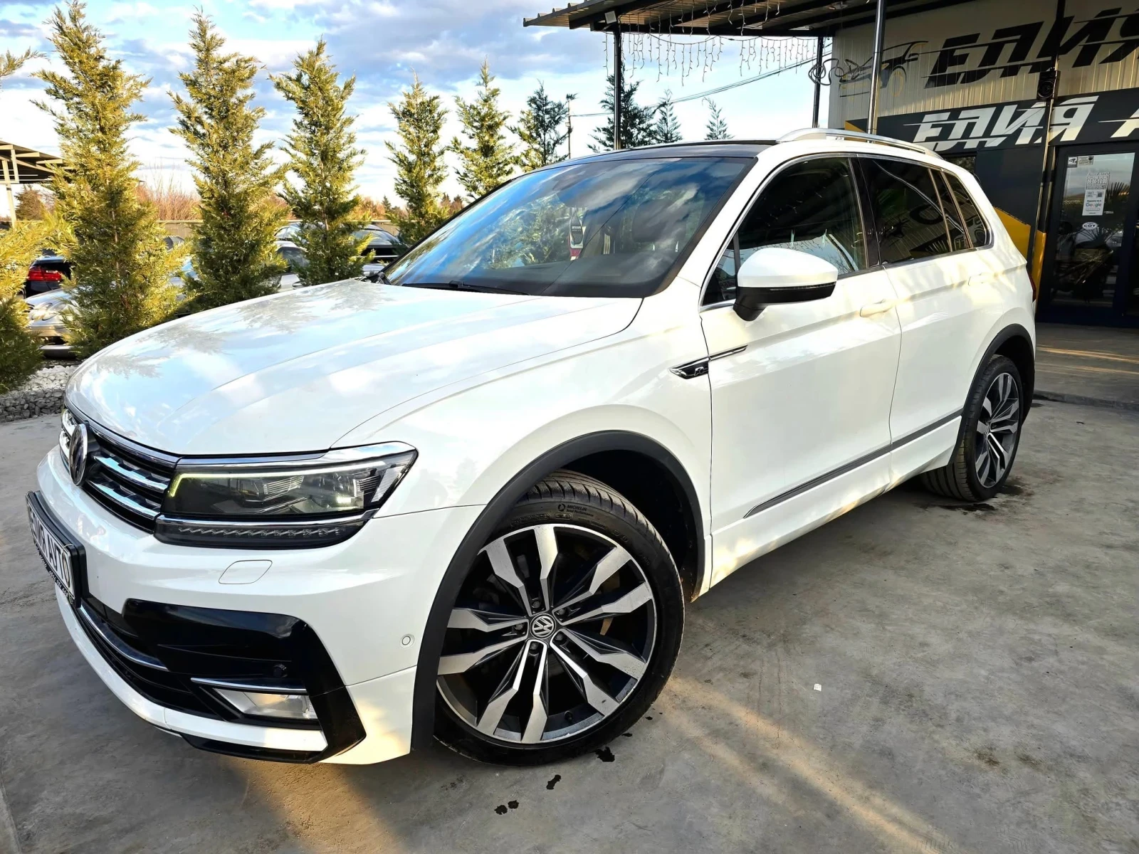 VW Tiguan 2.0TDI 4MOTION R LINE FULL TOP ЛИЗИНГ 100% | Mobile.bg — изображение 1