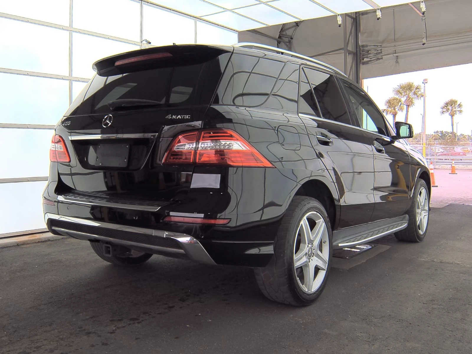 Mercedes-Benz ML 400 4MATIC DESIGNO* Harman* 360* Следене* Пано* М.точк - изображение 4