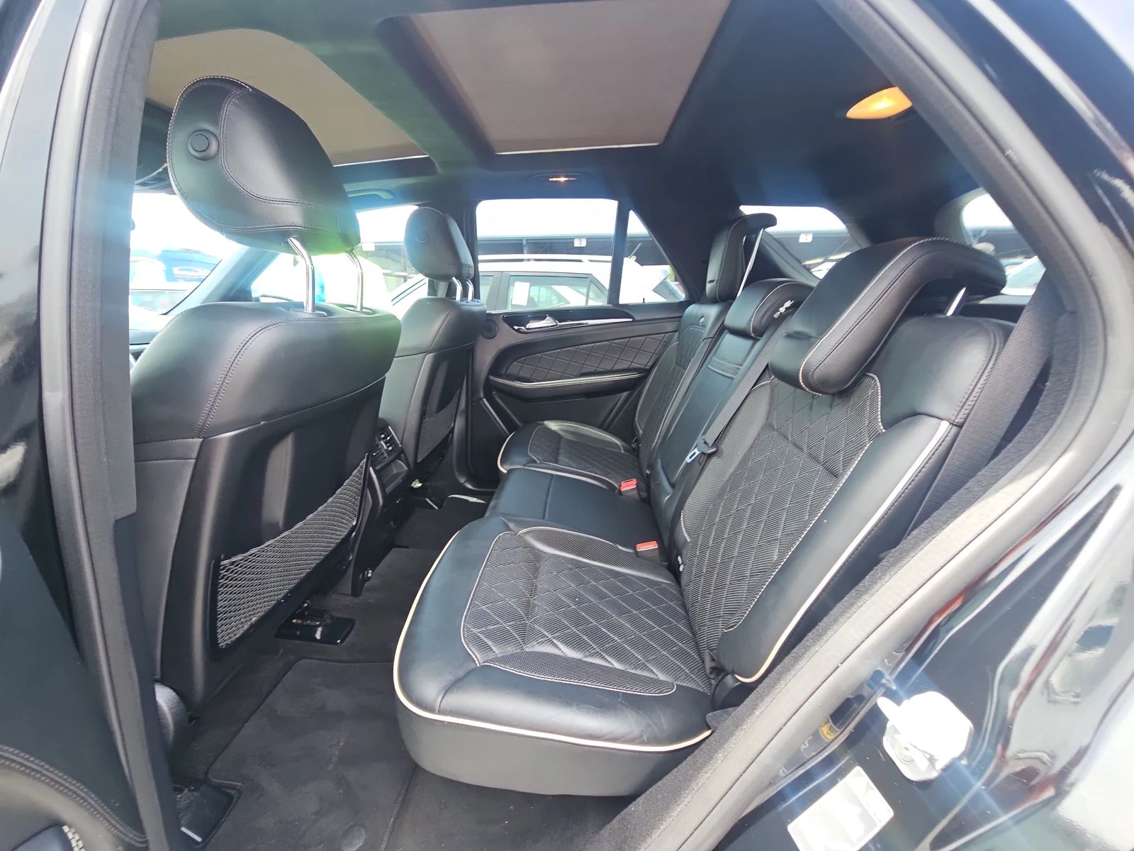 Mercedes-Benz ML 400 4MATIC DESIGNO* Harman* 360* Следене* Пано* М.точк - изображение 8