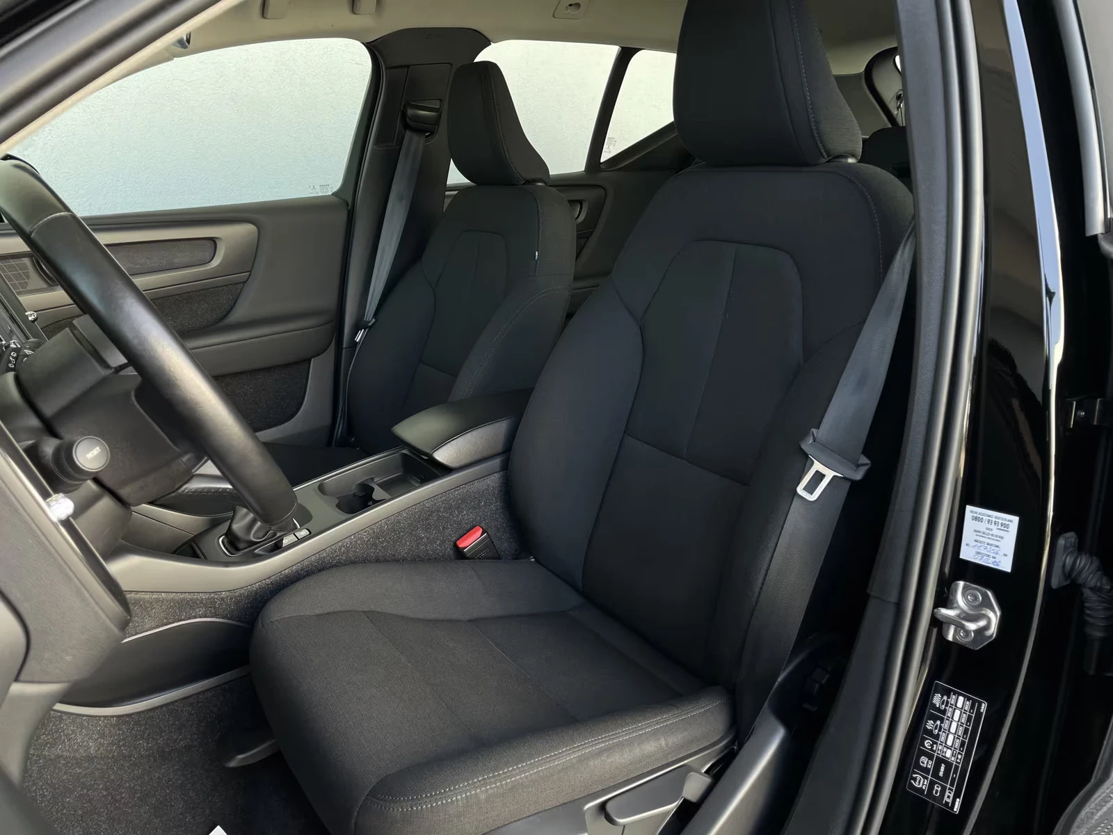 Volvo XC40 T2-MOMENTUM/129HP/CAM/NAVI/LED/DIGI/KLESS/171g - изображение 10