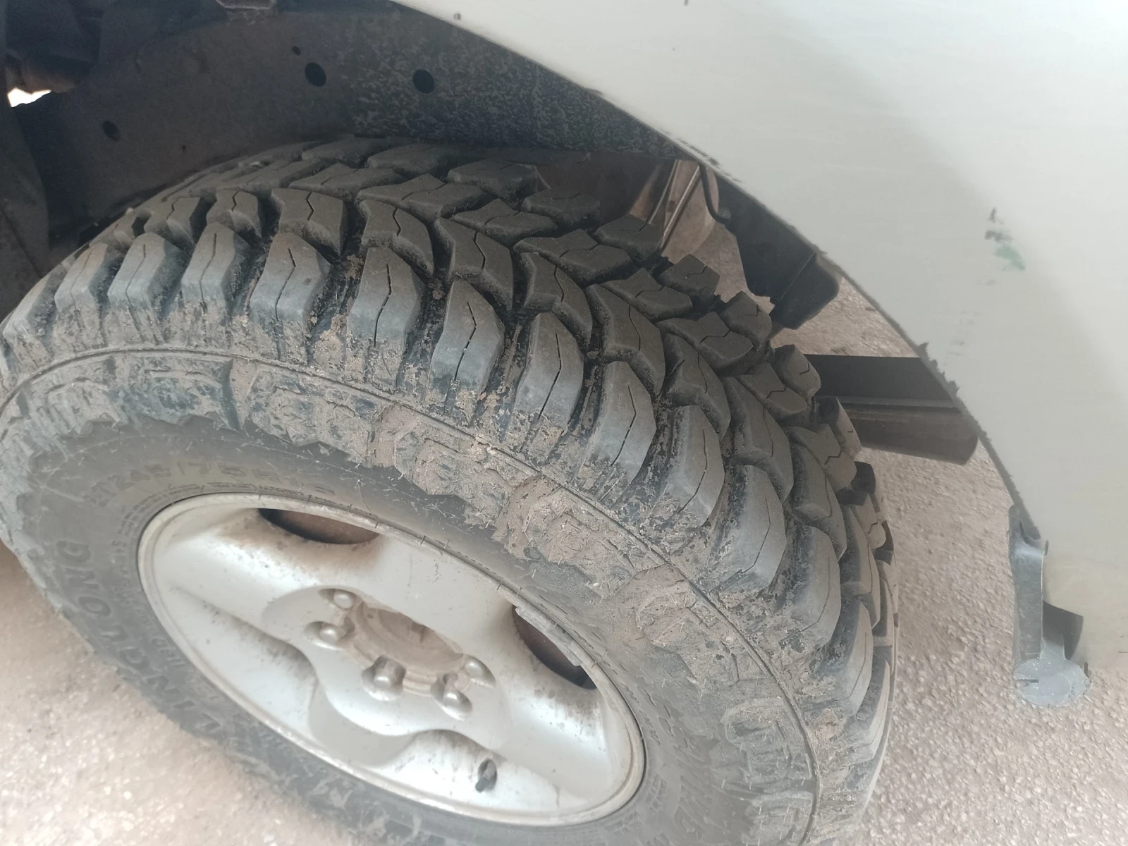 Nissan Navara, снимка 5 - Автомобили и джипове - 54795031