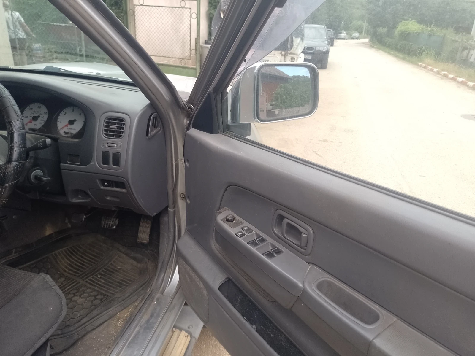 Nissan Navara, снимка 2 - Автомобили и джипове - 54795031