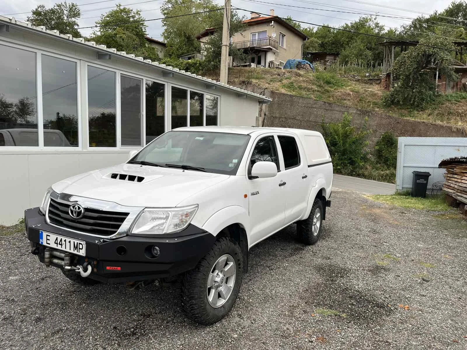 Toyota Hilux 2.4 D-4D 4x4, снимка 3 - Автомобили и джипове - 56234470