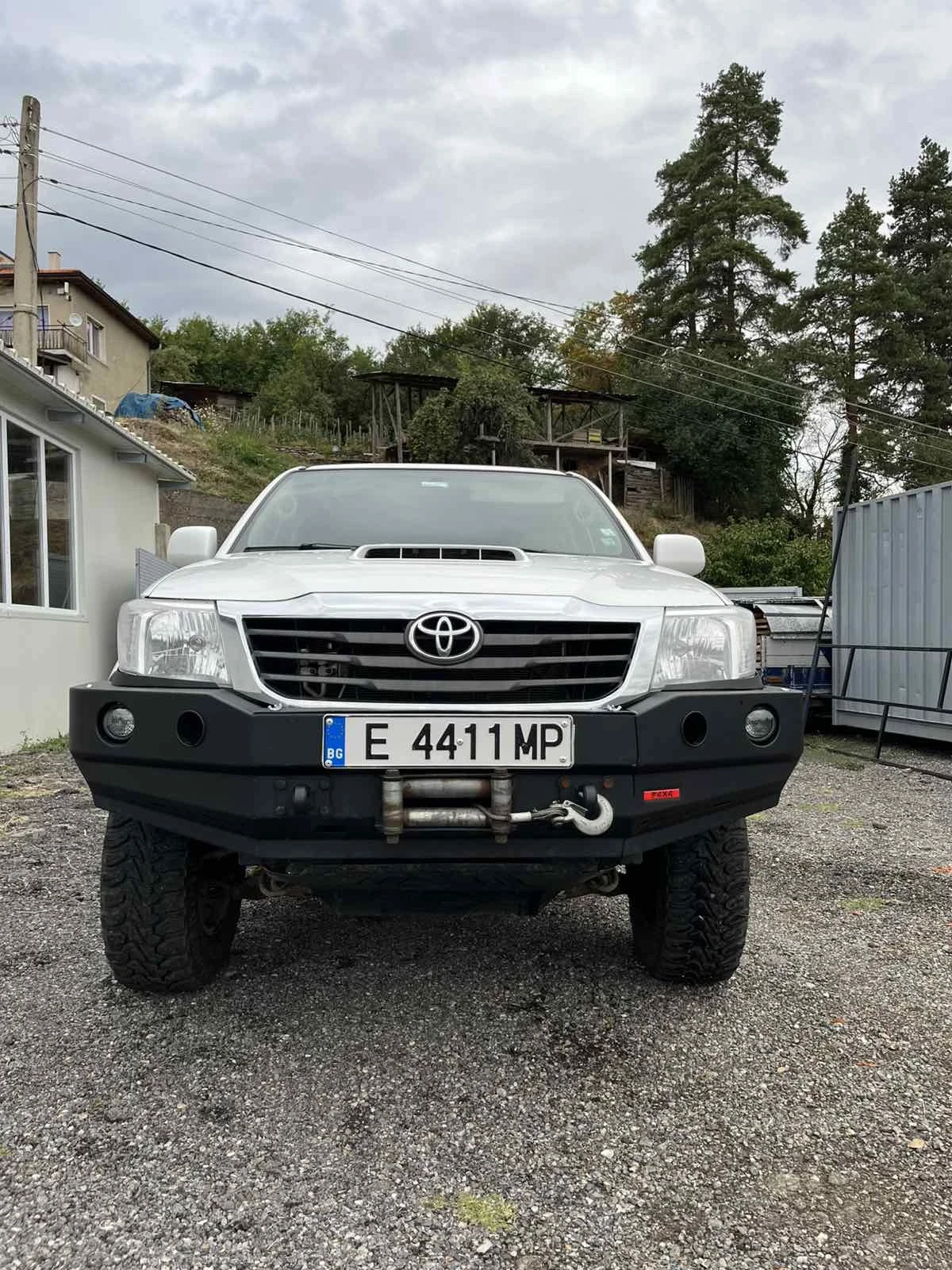 Toyota Hilux 2.4 D-4D 4x4, снимка 2 - Автомобили и джипове - 56234470