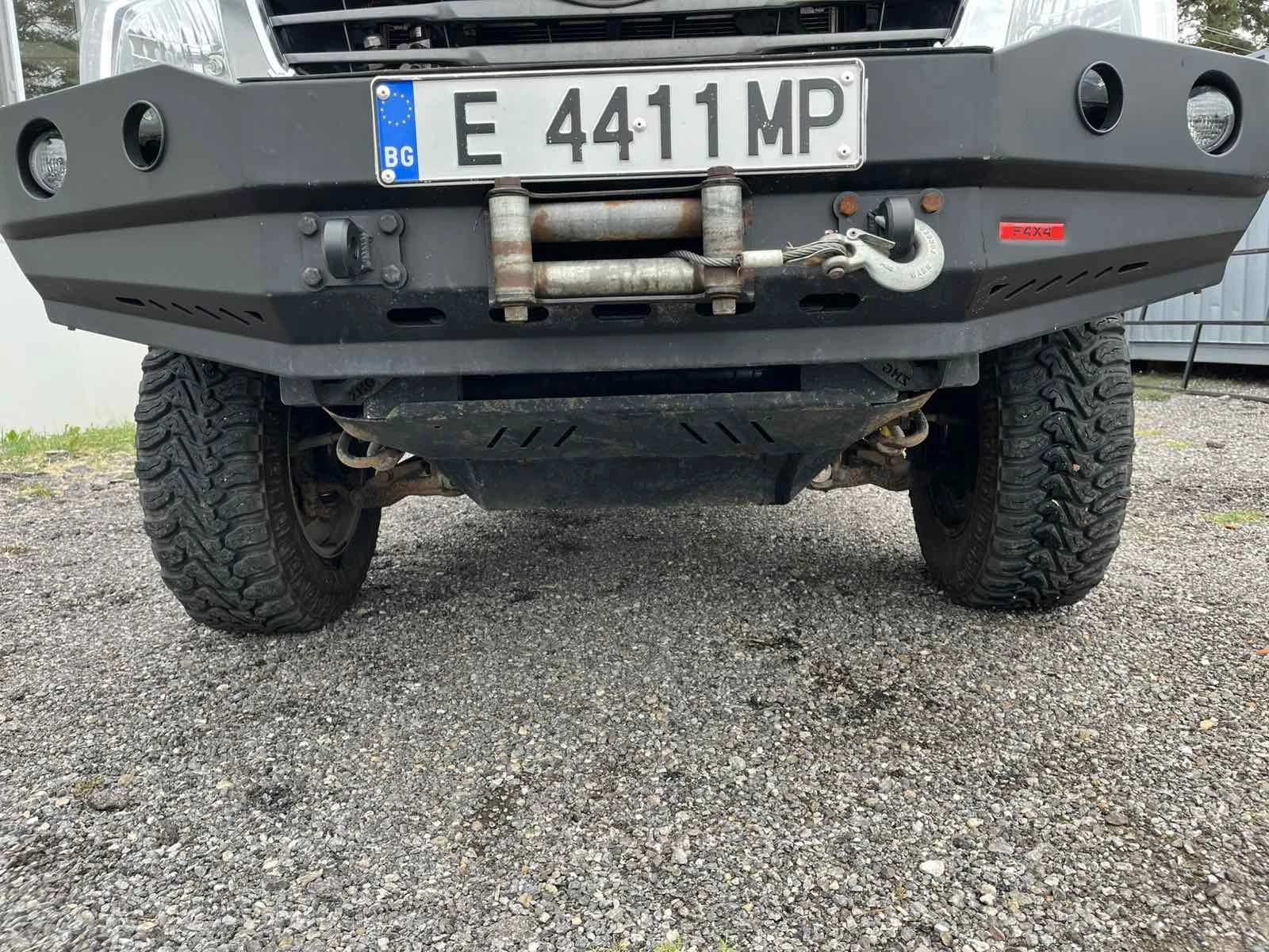 Toyota Hilux 2.4 D-4D 4x4, снимка 8 - Автомобили и джипове - 56234470