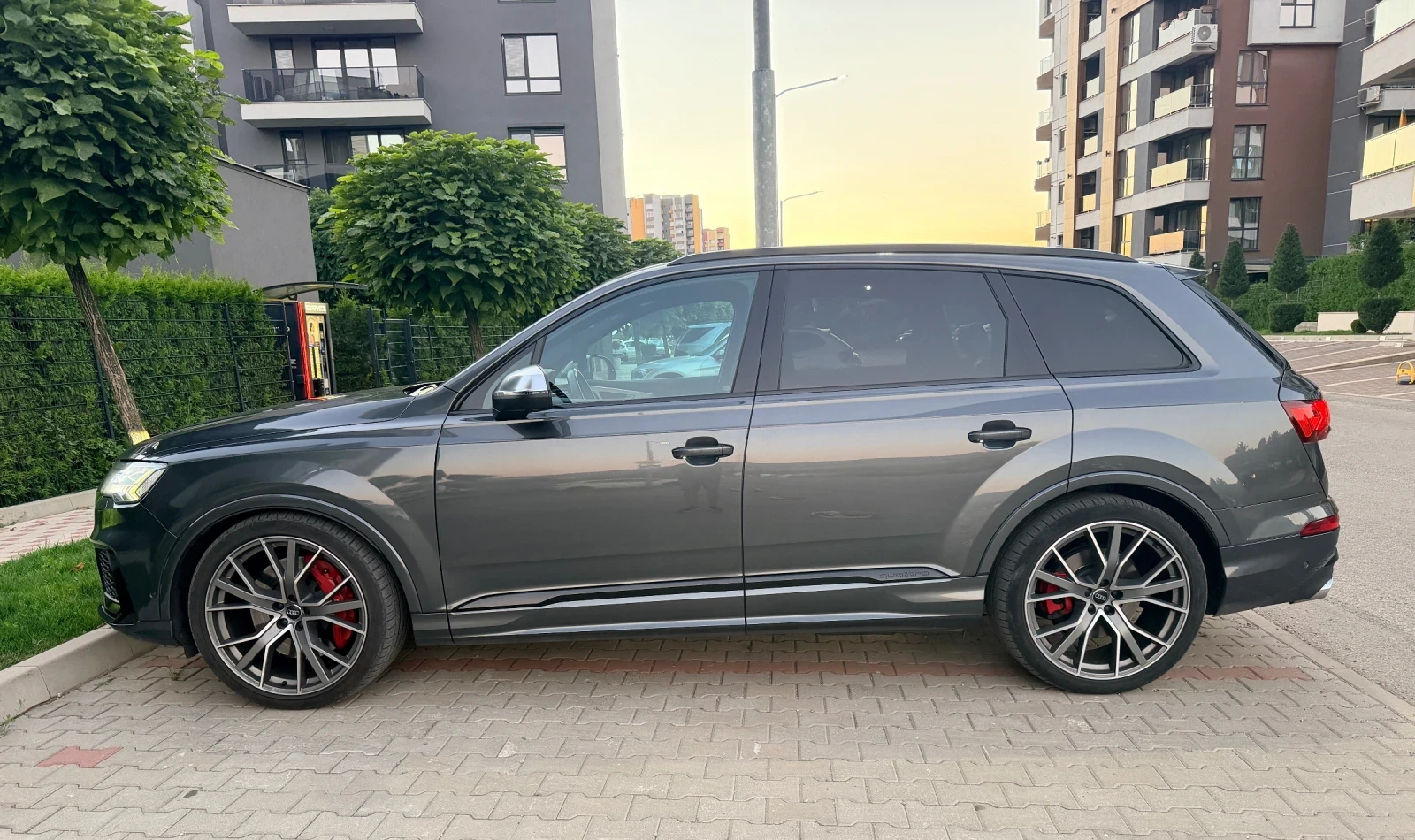 Audi SQ7, снимка 5 - Автомобили и джипове - 56396876
