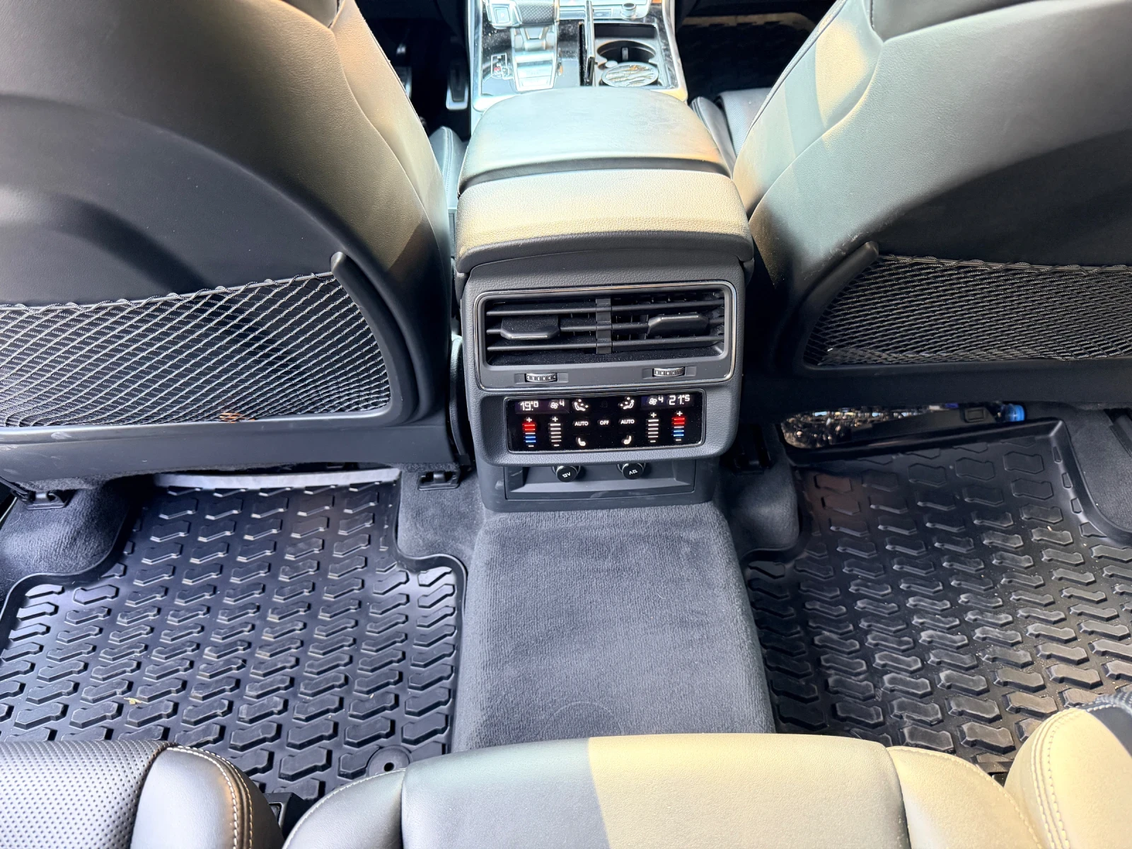 Audi SQ7, снимка 13 - Автомобили и джипове - 56396876