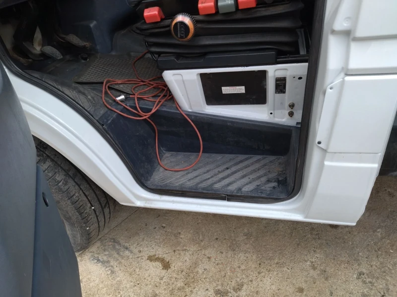 Mercedes-Benz Sprinter 312 Пътна помощ, снимка 9 - Бусове и автобуси - 52264199