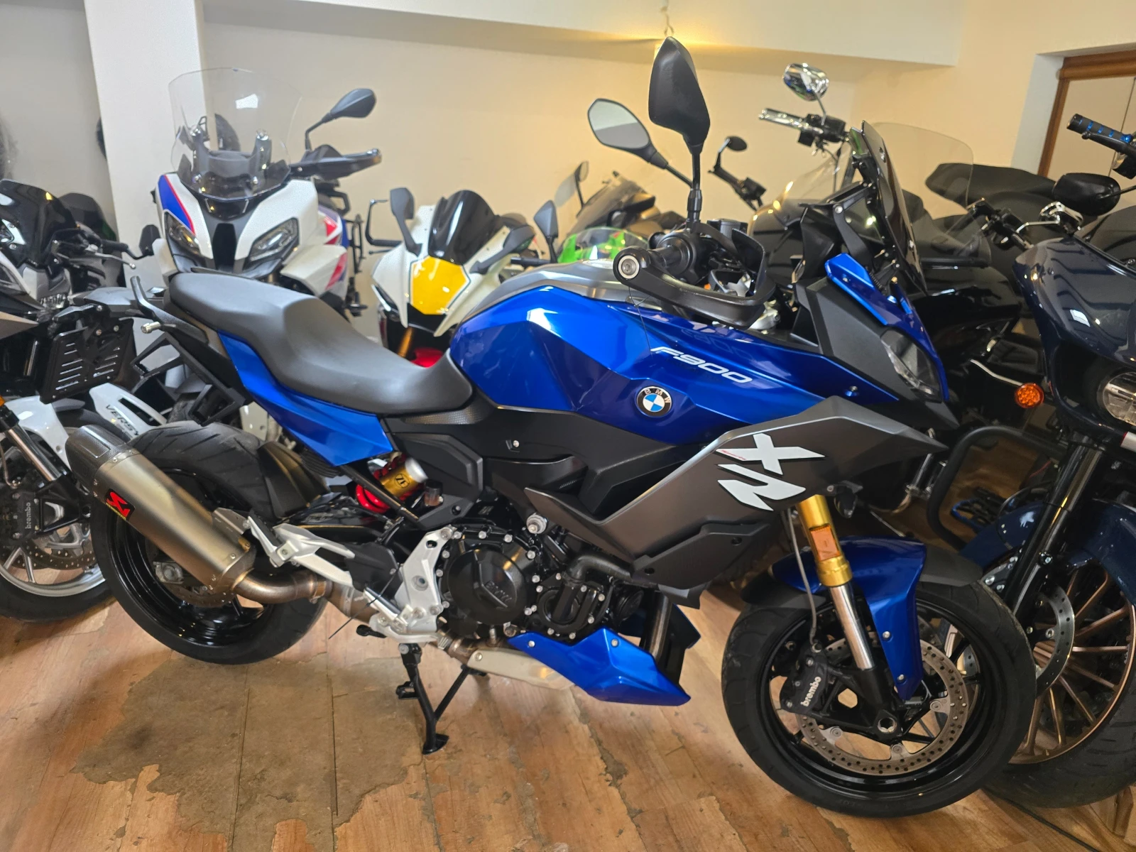 BMW F 900XR Sport + Akrapovic - изображение 3