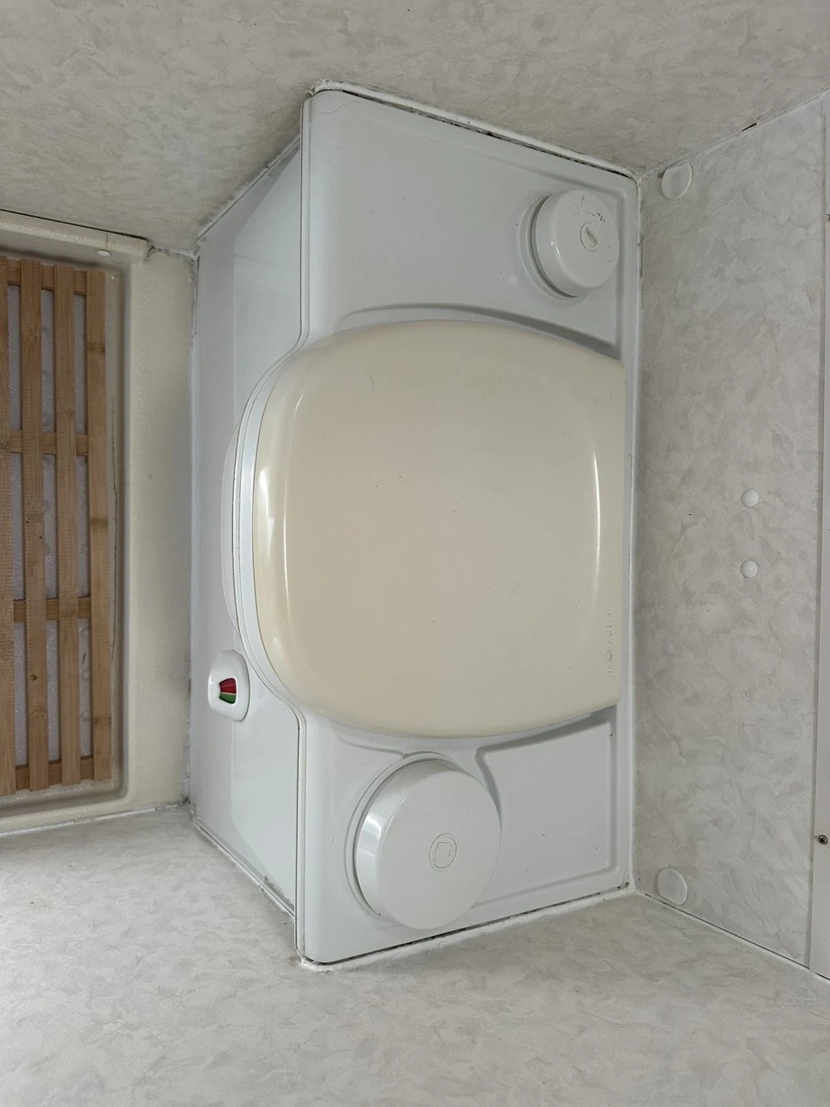 Каравана Shato chateua, снимка 12 - Каравани и кемпери - 54174560