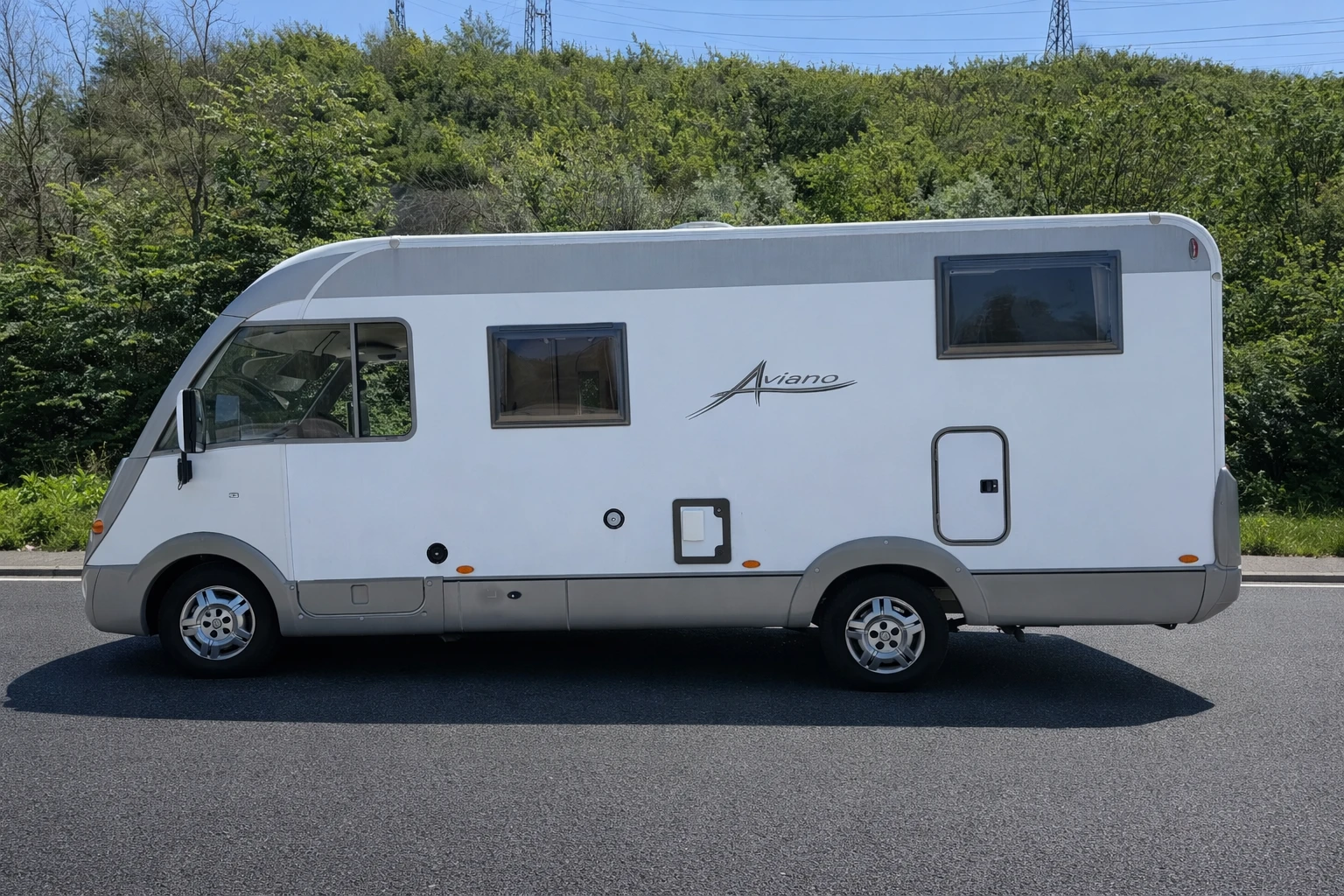 Кемпер Burstner Aviano i650, снимка 2 - Каравани и кемпери - 54234970