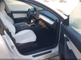Tesla Model Y Long Range Dual Motor All-Wheel Drive, снимка 5