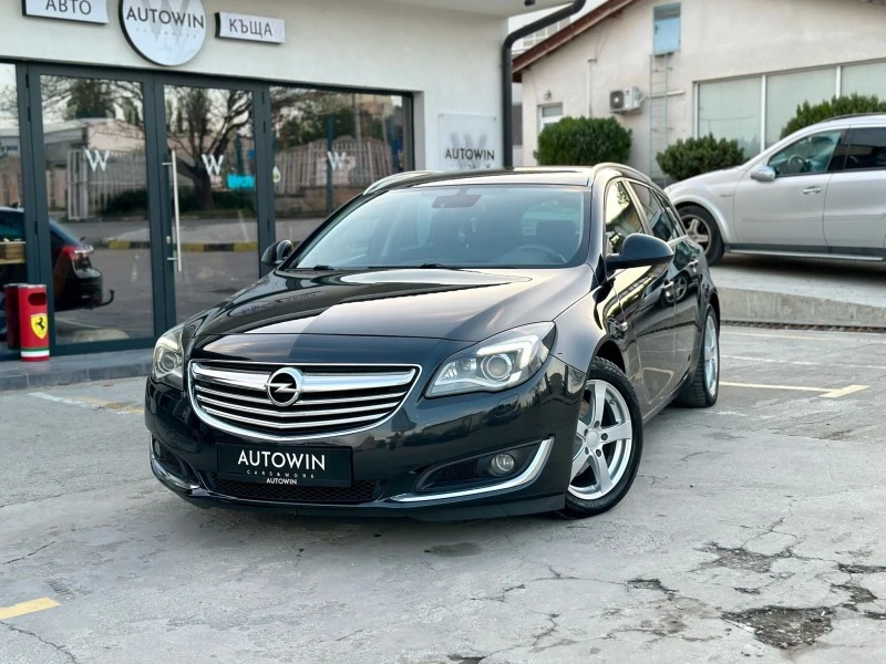 Opel Insignia 2.0 cdti Sports Tourer, снимка 1 - Автомобили и джипове - 49574542