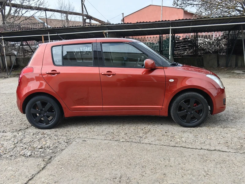 Suzuki Swift 1.3I, снимка 7 - Автомобили и джипове - 49006237