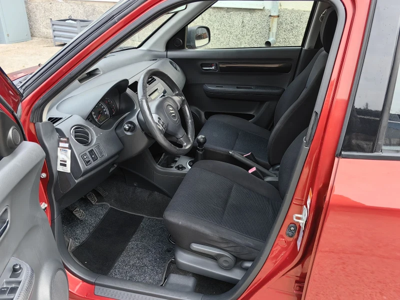 Suzuki Swift 1.3I, снимка 9 - Автомобили и джипове - 49006237