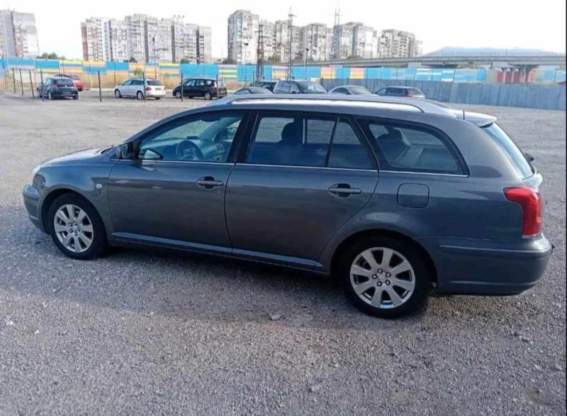 Toyota Avensis Комби, снимка 1 - Автомобили и джипове - 49110696