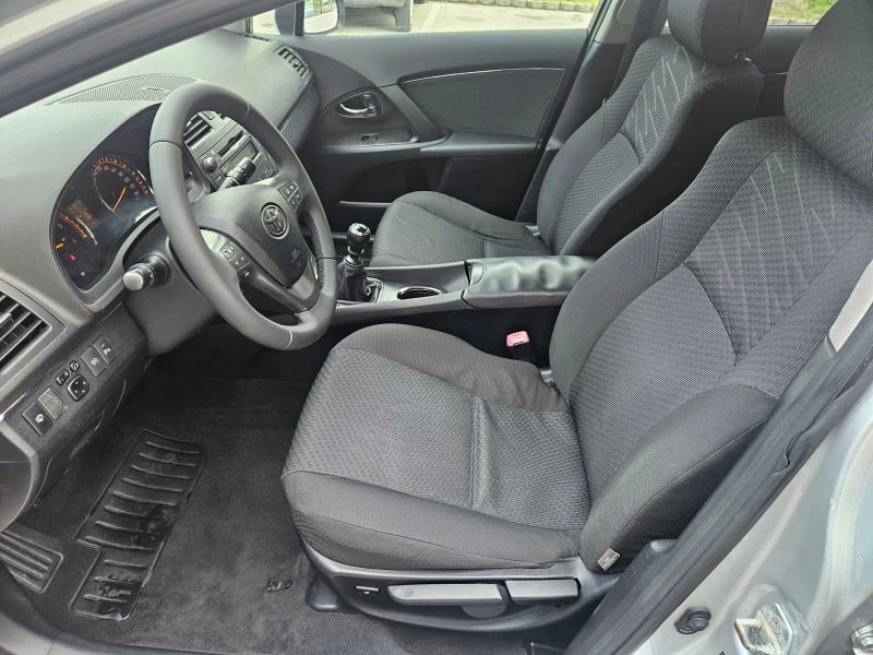 Toyota Avensis 2.2 D-4D Executive, снимка 10 - Автомобили и джипове - 49799041
