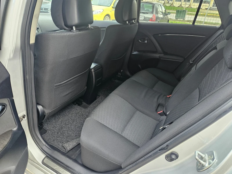 Toyota Avensis 2.2 D-4D Executive, снимка 16 - Автомобили и джипове - 49799041