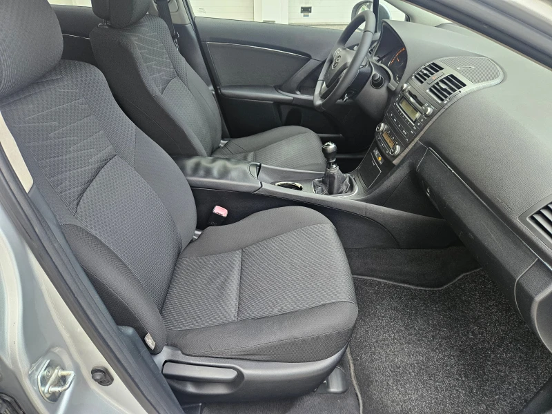 Toyota Avensis 2.2 D-4D Executive, снимка 15 - Автомобили и джипове - 49799041