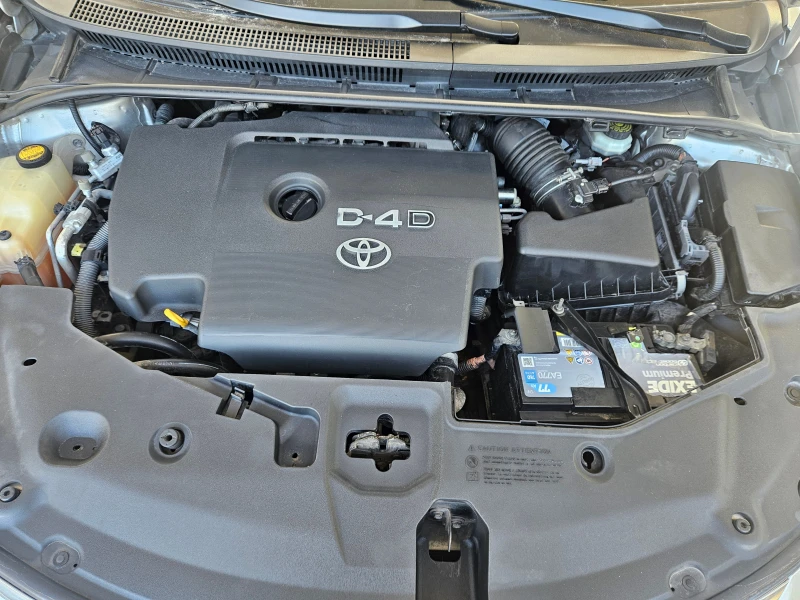 Toyota Avensis 2.2 D-4D Executive, снимка 17 - Автомобили и джипове - 49799041