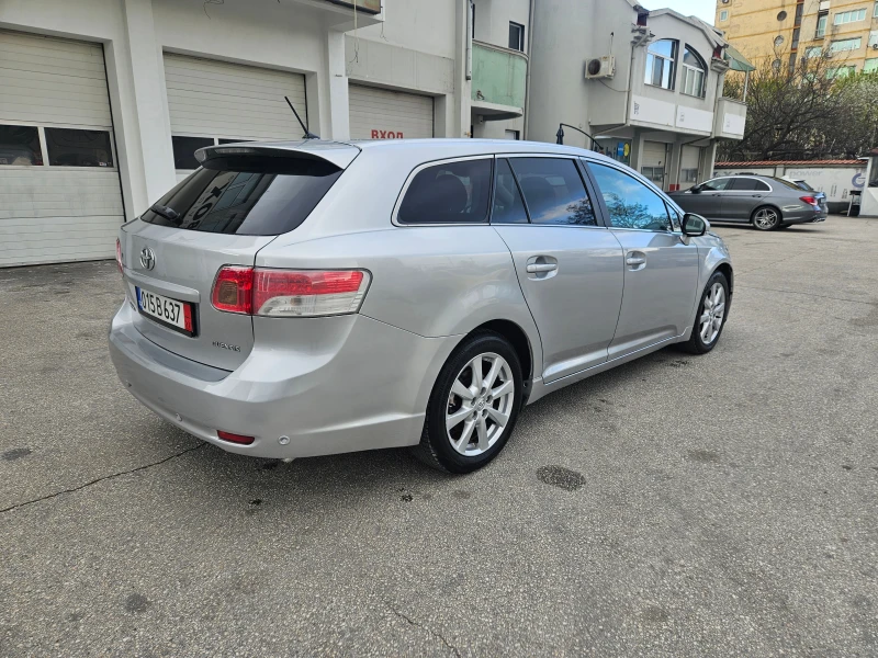 Toyota Avensis 2.2 D-4D Executive, снимка 5 - Автомобили и джипове - 49799041