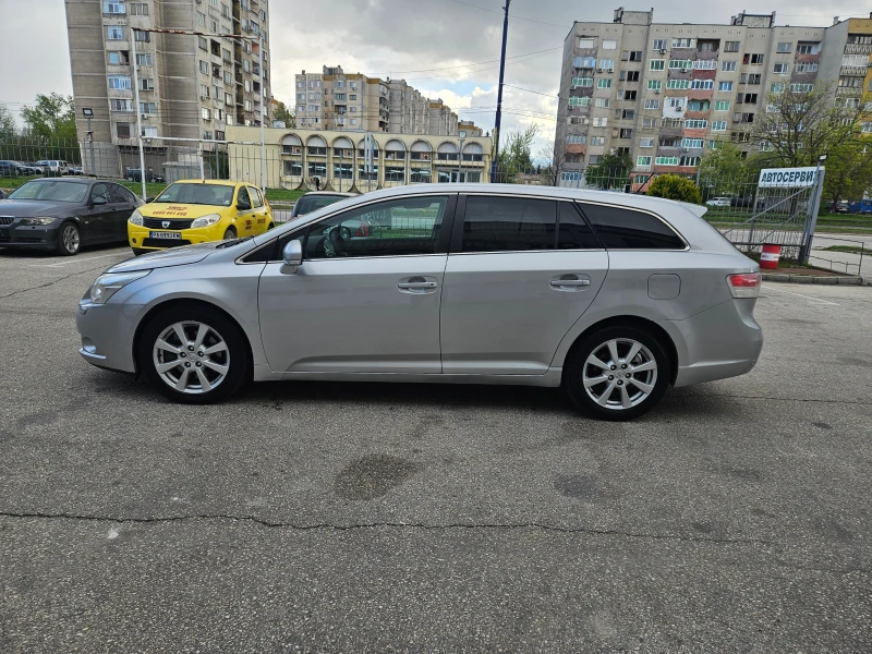 Toyota Avensis 2.2 D-4D Executive, снимка 2 - Автомобили и джипове - 49799041
