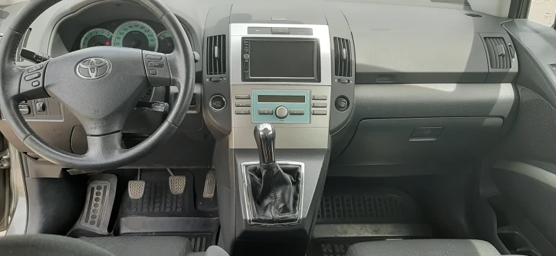 Toyota Corolla verso, снимка 12 - Автомобили и джипове - 50774364