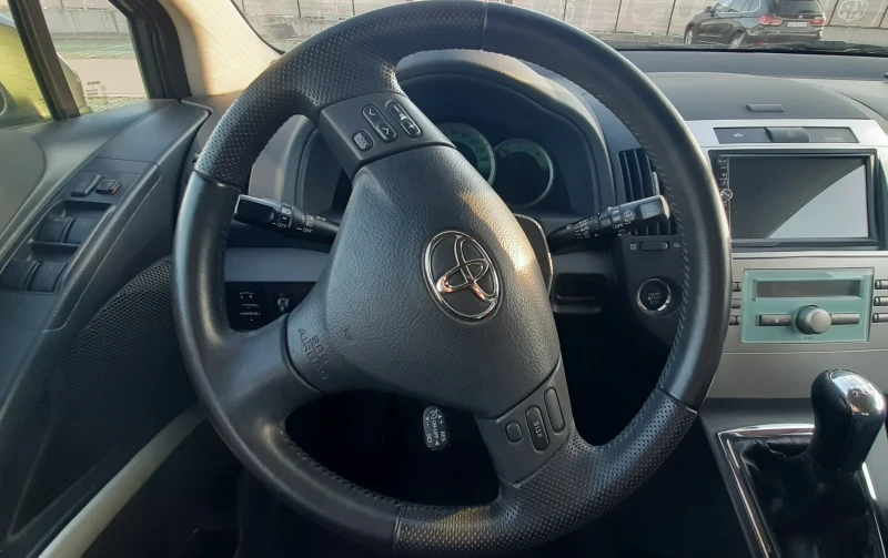 Toyota Corolla verso, снимка 11 - Автомобили и джипове - 50774364