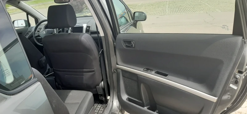 Toyota Corolla verso, снимка 10 - Автомобили и джипове - 50774364