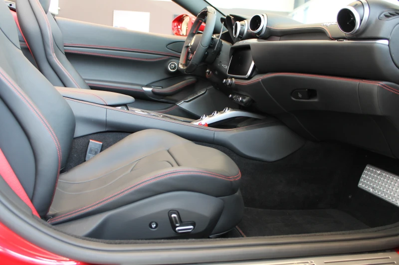 Ferrari Portofino M, снимка 12 - Автомобили и джипове - 51139452