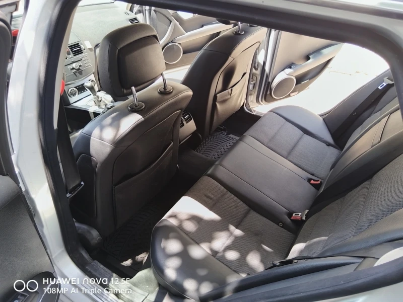 Mercedes-Benz C 220, снимка 12 - Автомобили и джипове - 52279306