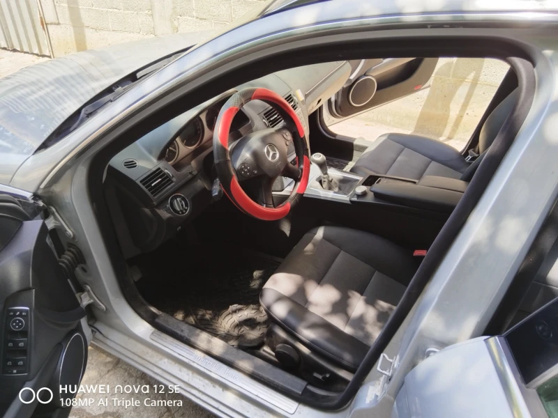 Mercedes-Benz C 220, снимка 11 - Автомобили и джипове - 52279306