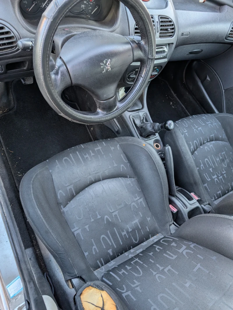 Peugeot 206 SW 1.4i, снимка 9 - Автомобили и джипове - 53102273