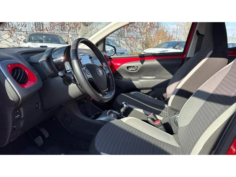 Toyota Aygo 1.0VVT-i  X-connect, снимка 12 - Автомобили и джипове - 49052818