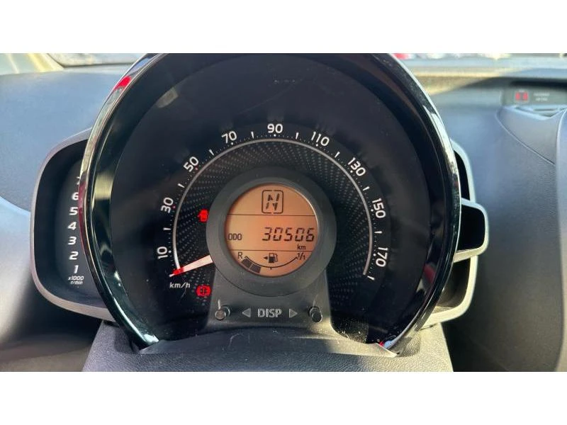 Toyota Aygo 1.0VVT-i  X-connect, снимка 14 - Автомобили и джипове - 49052818