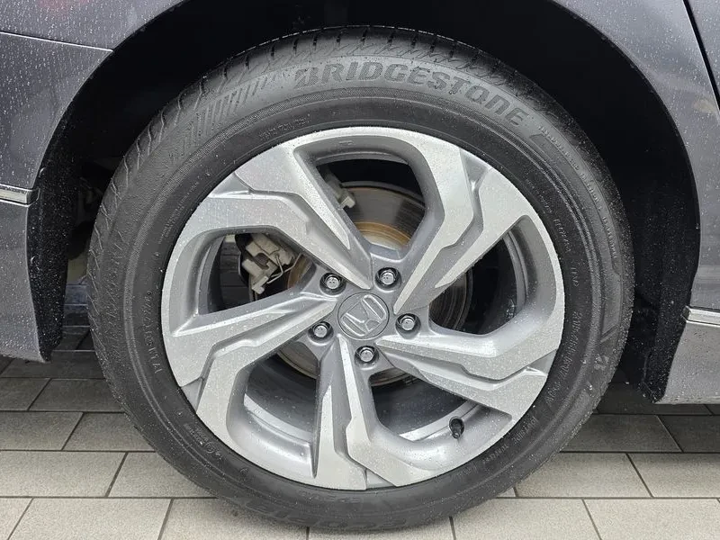 Honda Accord 1.5 Turbo, снимка 5 - Автомобили и джипове - 55921576