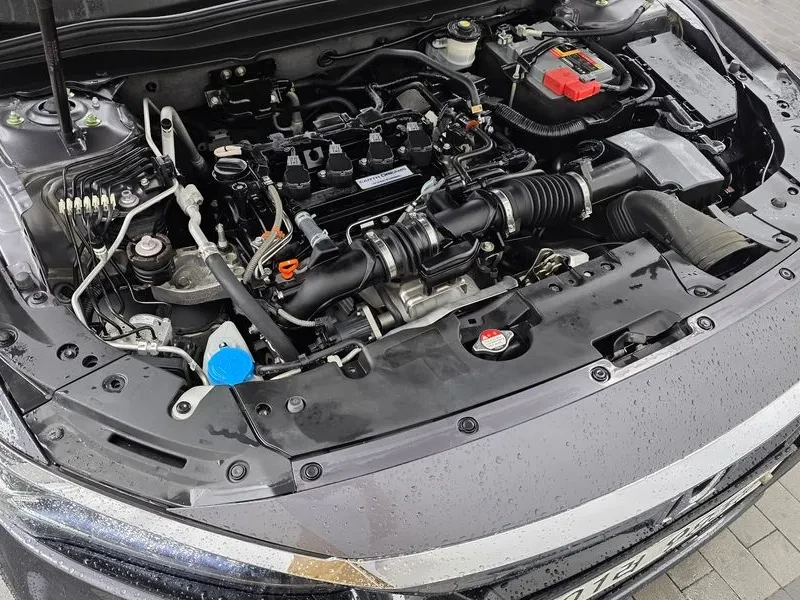 Honda Accord 1.5 Turbo, снимка 6 - Автомобили и джипове - 55921576