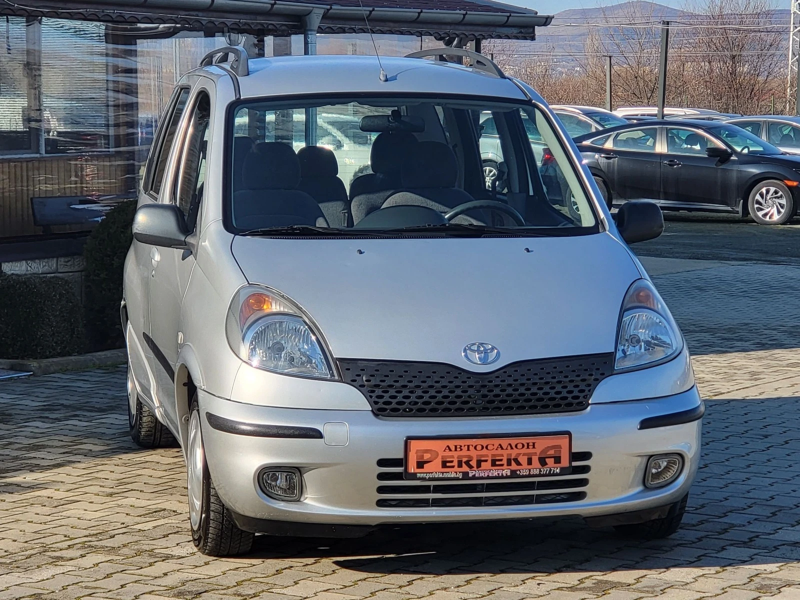 Toyota Yaris verso 1.3 бензин 86к.с. - изображение 4