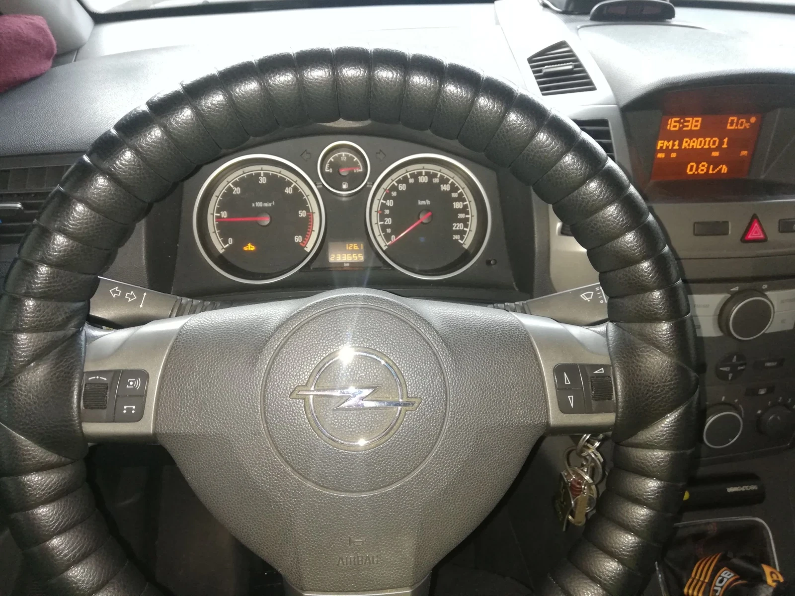 Opel Zafira Zafira B 1.9 cdti - изображение 8