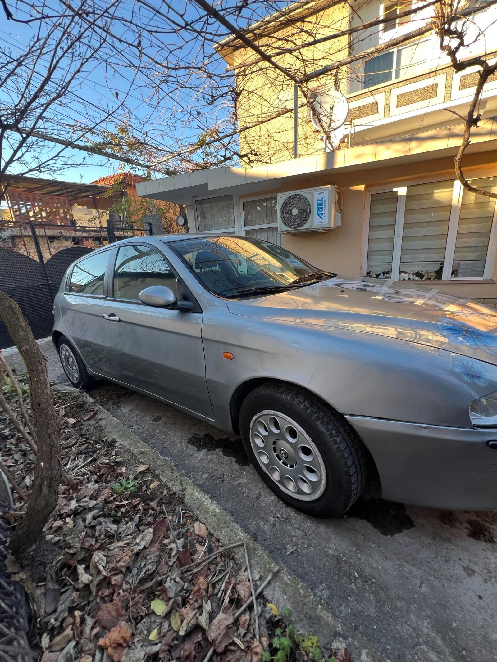 Alfa Romeo 147 1.9JTD - изображение 2
