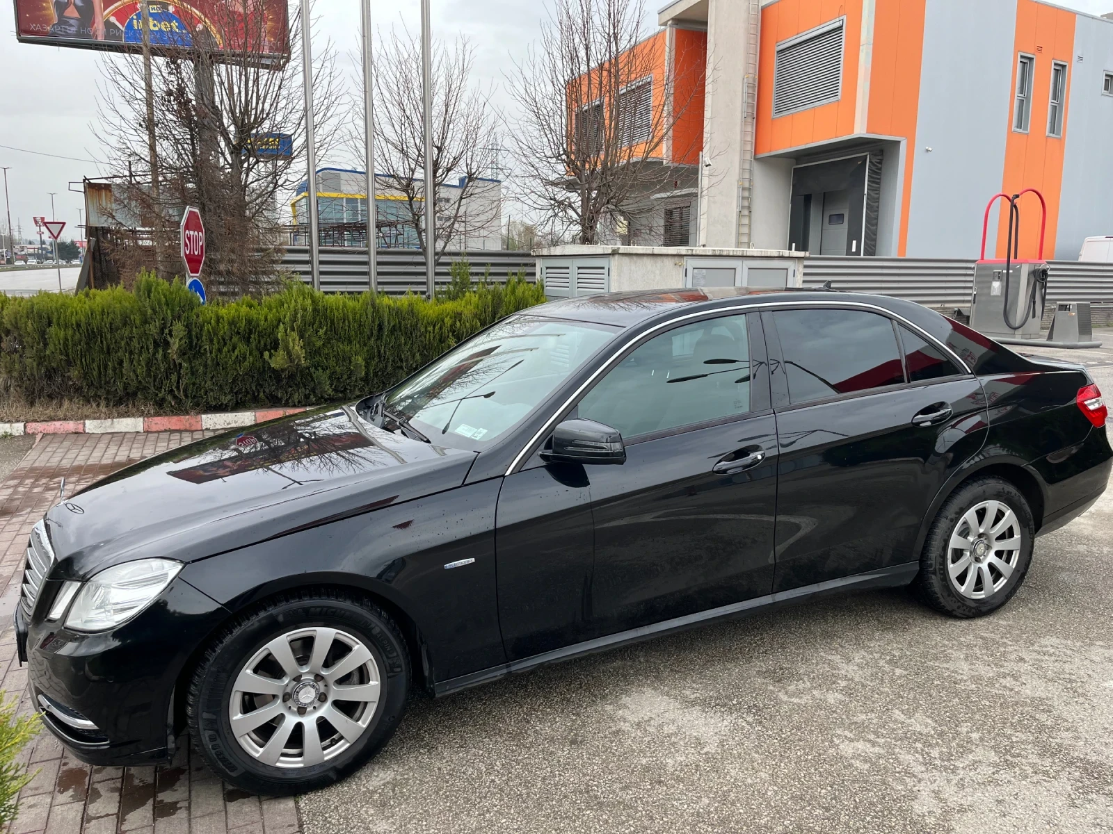 Mercedes-Benz E 220  - изображение 3