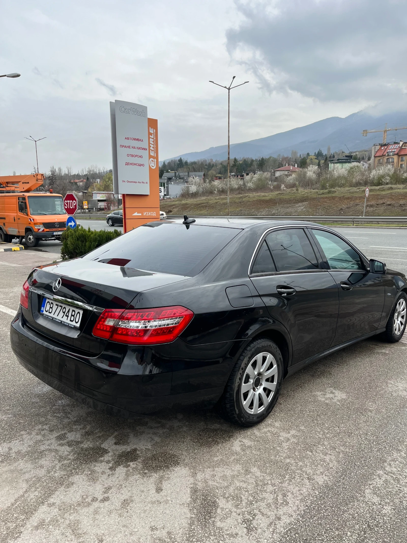 Mercedes-Benz E 220  - изображение 2