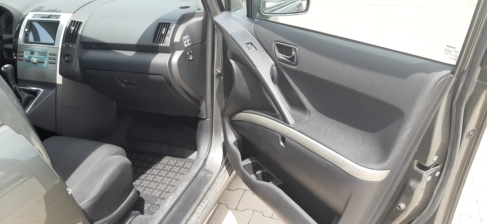 Toyota Corolla verso  - изображение 8