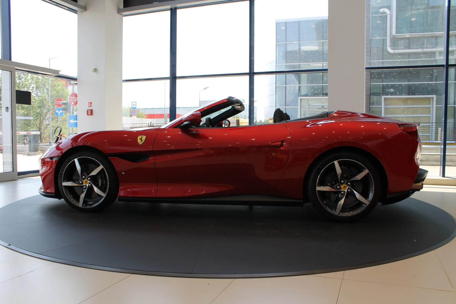 Ferrari Portofino M - изображение 7