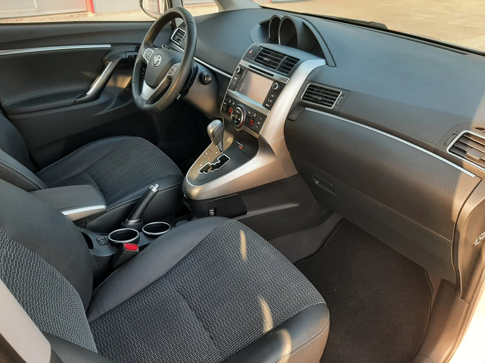 Toyota Verso 1.8 AUTOMATIC NAVI XENON CAMERA | Mobile.bg   12