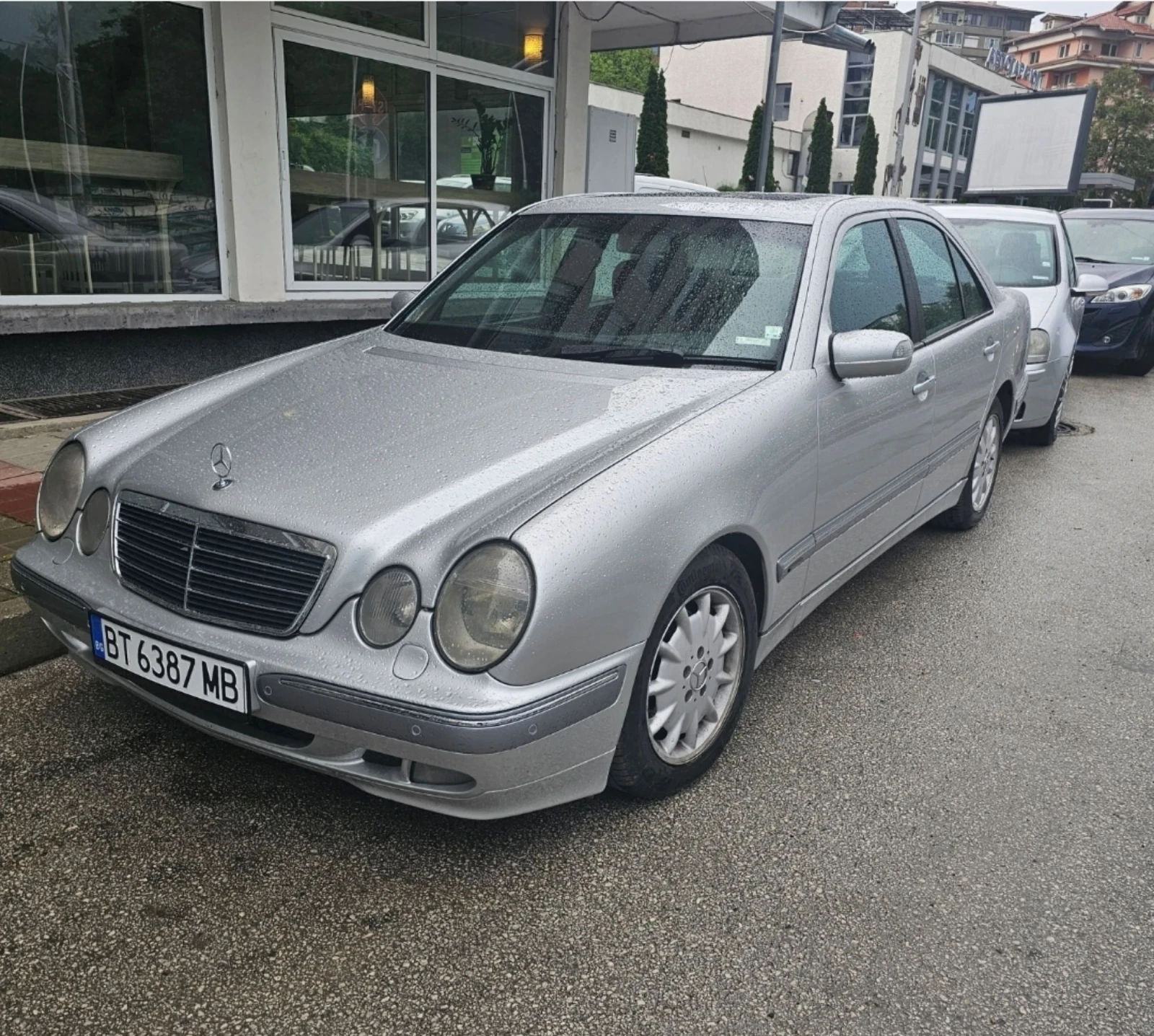 Mercedes-Benz E 320  - изображение 5