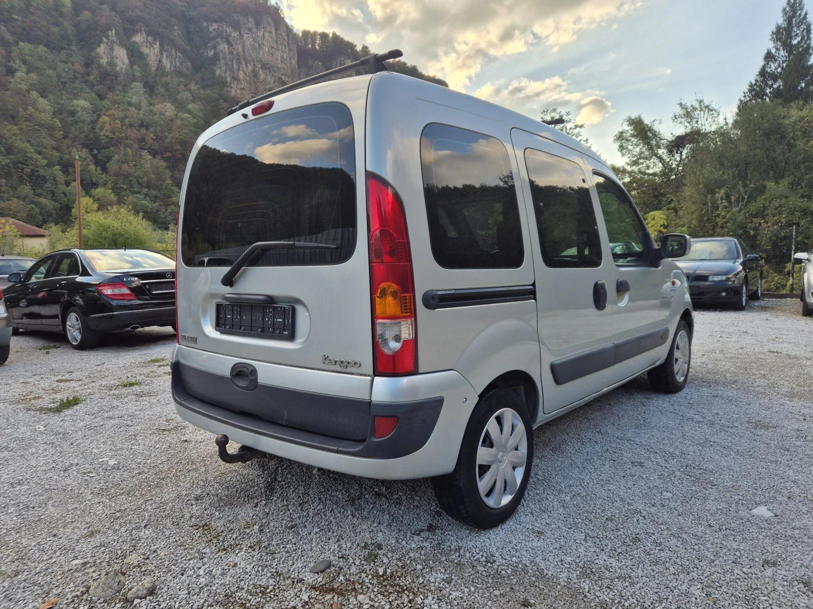 Renault Kangoo 1.5 дизел ТОП  СЪСТОЯНИЕ - изображение 4